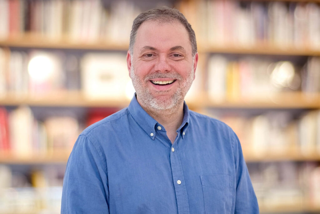 Portrait of Enny Benzonelli, founder and digital specialist at Wizify Digital